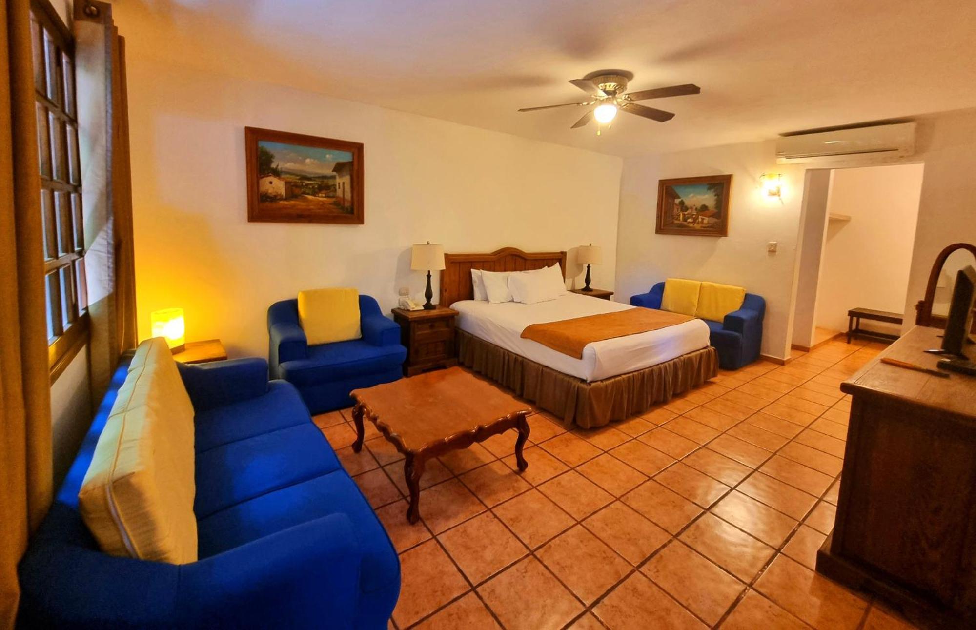 Hotel Holly Mérida Buitenkant foto