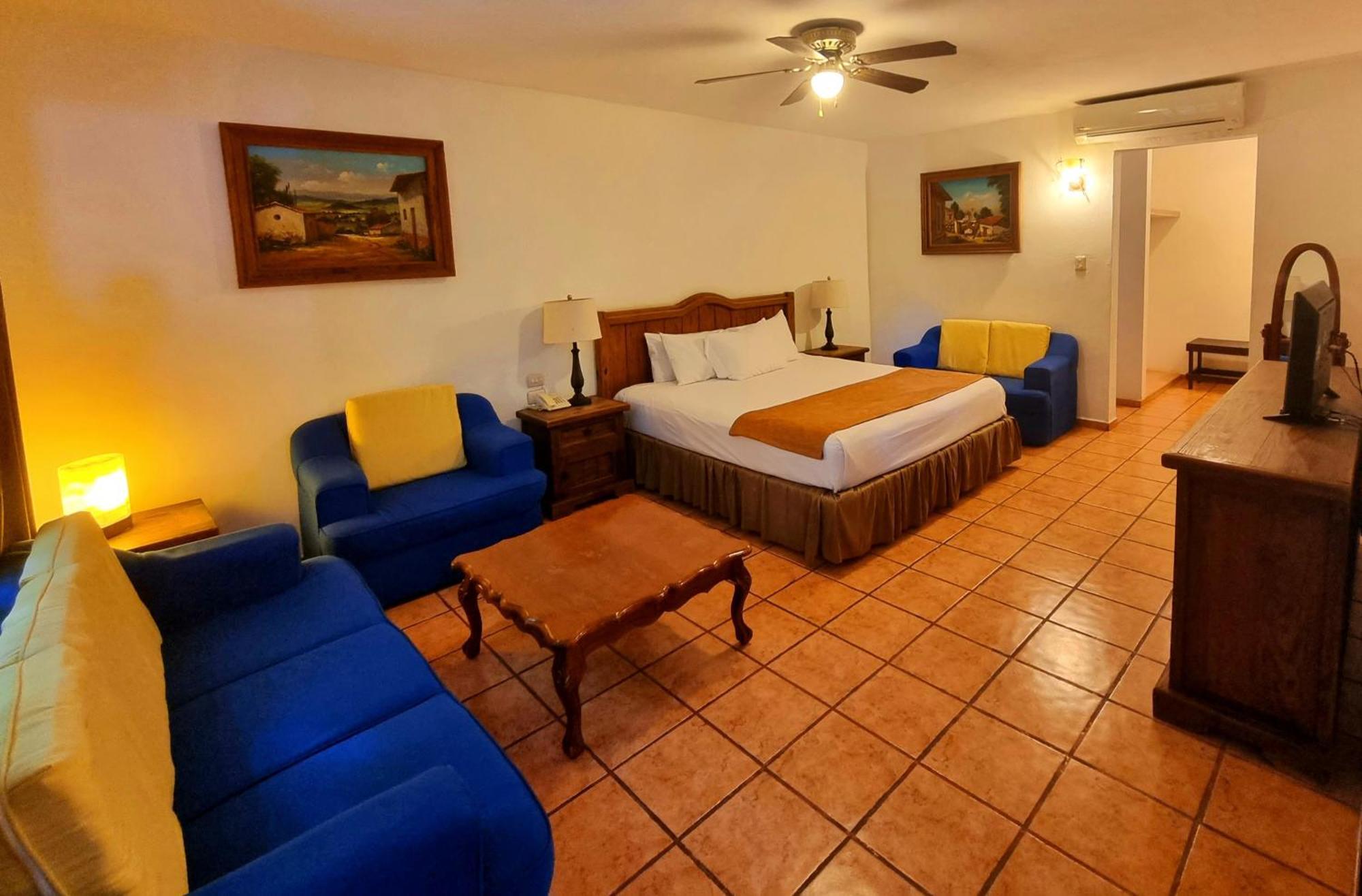 Hotel Holly Mérida Buitenkant foto